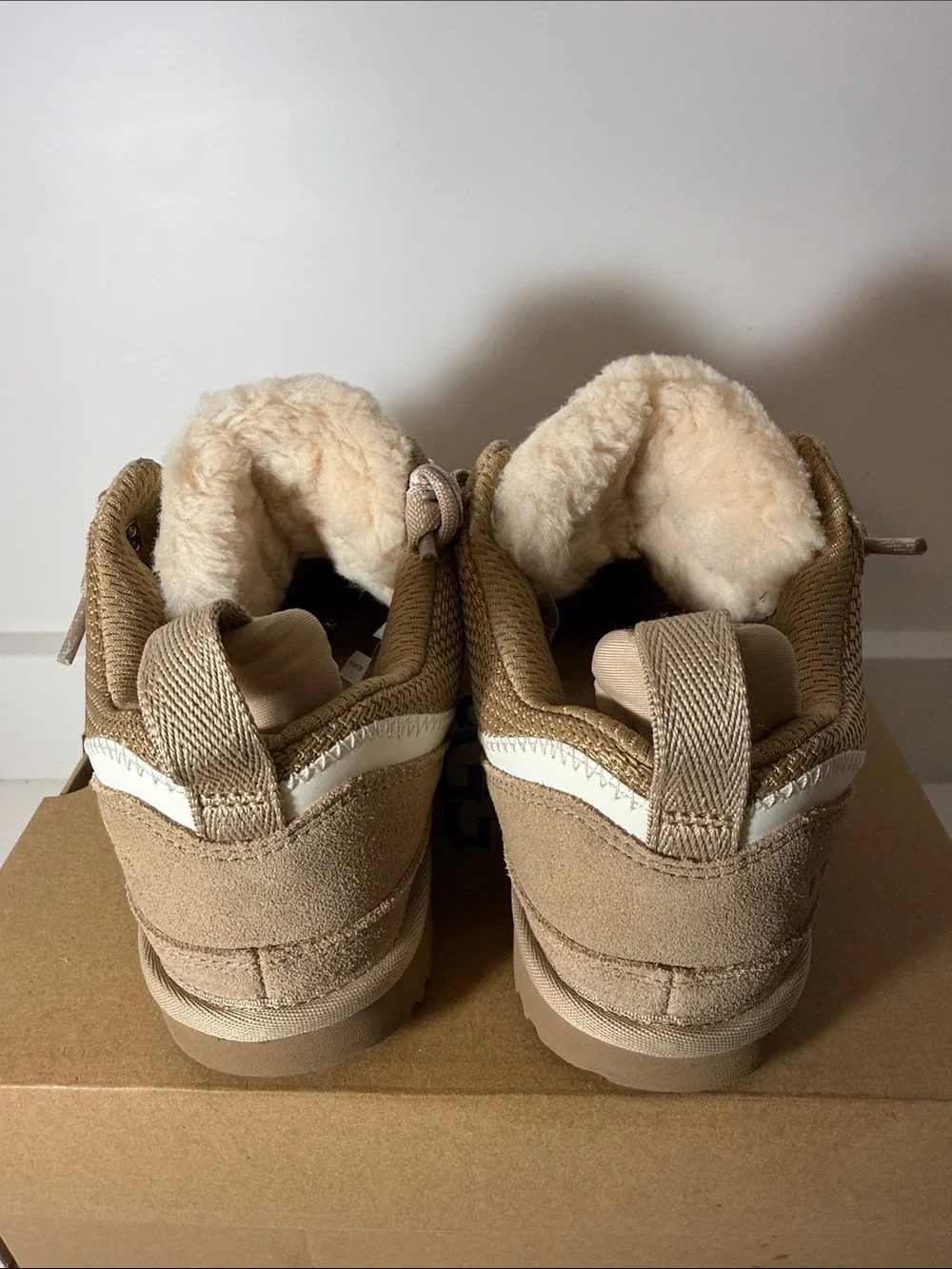 UGG Kids Sand Lowmel Lace-Up Sneakers - Size 4